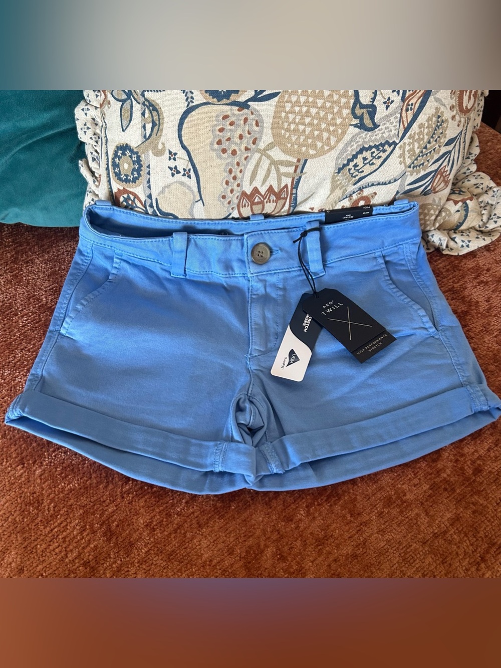 NWT American Eagle cuff shorts sz 0- Yale Blue MRSP $39